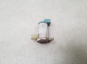 NISSAN X-Trail T30 (2001–2007) Front windshield washer pump 2224616A - 4