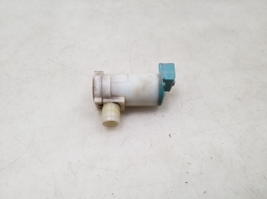 NISSAN X-Trail T30 (2001–2007) Front windshield washer pump 2224616A - 6