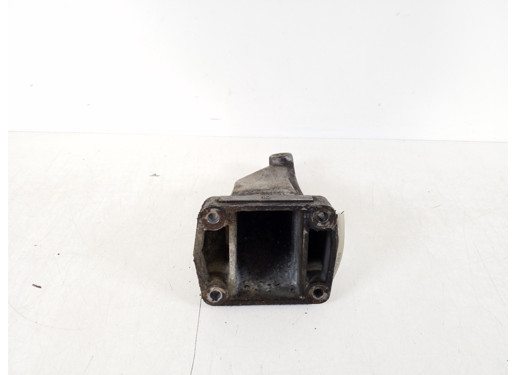 MERCEDES-BENZ Viano W639 (2003-2015) Engine Bracket Right Side A6462230204,A6462230804 21605446