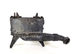 Mercedes Benz Viano 639 (2003–2014) Luftfiltergehäuse A6395282506 - 3