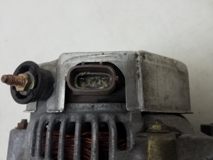 TOYOTA Corolla (2001–2007) Alternator 2706022100 - 3
