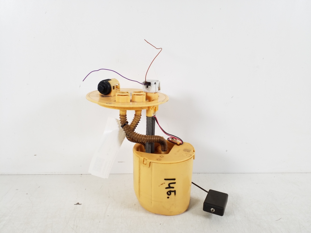 Used TOYOTA Avensis Fuel pump in the tank 7701005020