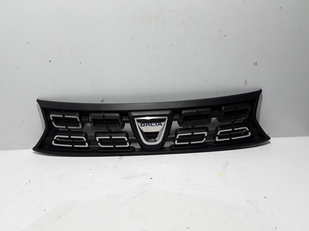 Used Dacia Duster Front grille 623103440R