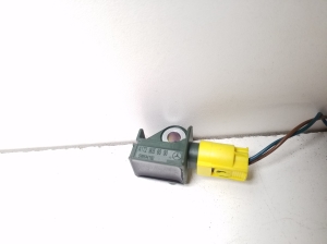 Mercedes Benz E-Class W212 (2009–2015) Airbagsensor A1729056000 - 3