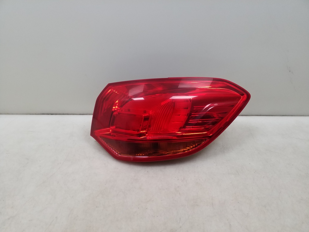 OPEL Astra J (2009-2020) Права задня фара 13282243 24961994