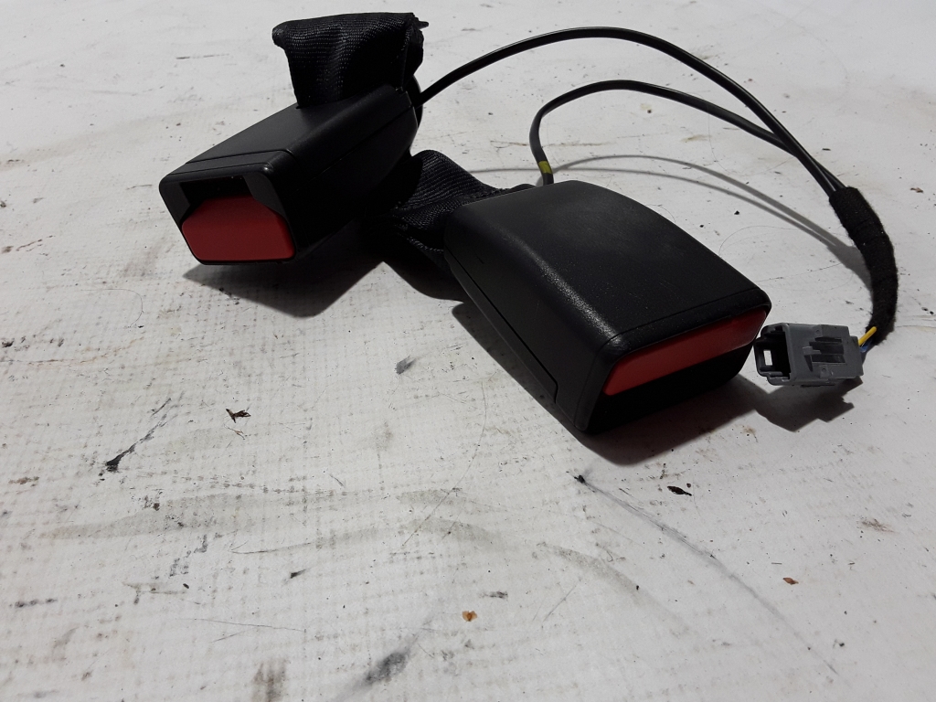 Used Dacia Duster Rear seat belt buckle 888427112R