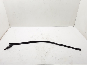  Windscreen strut outer 