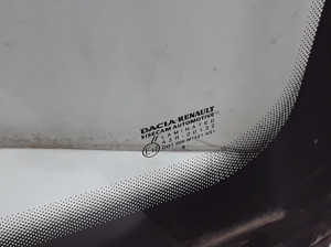 Dacia Duster (2017–2024) Esiklaas 727123813R - 2