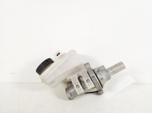 TOYOTA Aygo B 10 (2005–2014) Brake master cylinder 47025-09010 - 2