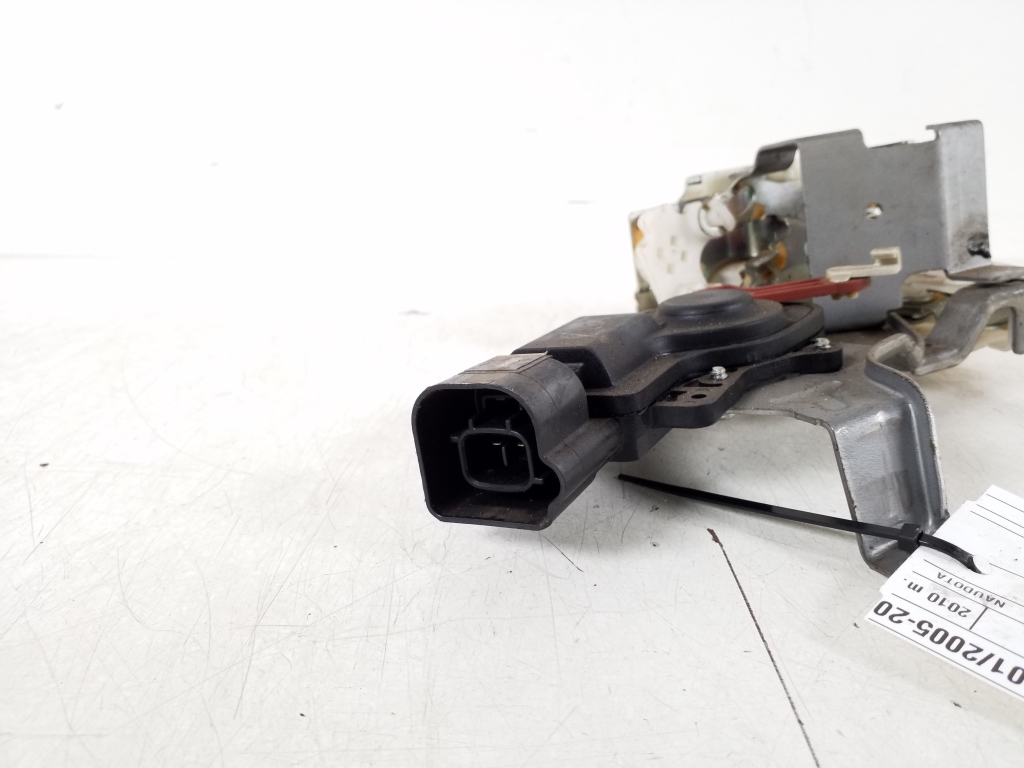 TOYOTA Aygo 1 generation (2005-2014) Right Side Sliding Door Lock 69050-0H011 18787731