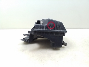 Opel Astra J (2009–2017) Luftfiltergehäuse 13272777 - 3