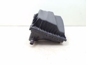 Opel Astra J (2009–2017) Luftfiltergehäuse 13272777 - 5