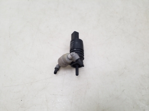   Front windshield washer pump  - 13250357 