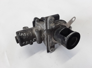  EGR valve 