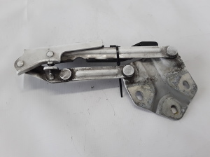 Motora pārsega eņģe - 1T0823302E