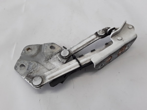 Volkswagen Caddy III (2004–2015) Hood hinge 1T0823302E - 2