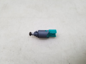 Brake pedal switch - 8200168240