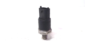 Jeep Cherokee KJ (2001–2007) Fuel rail pressure sensor 0 281 002 398 - 2