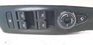 Hyundai i40 (2011–2026) Esiukse klaaslüliti 93570-3Z000 - 2