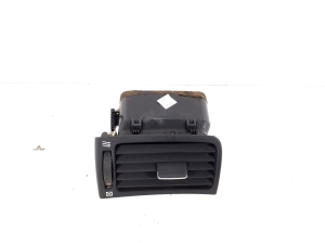 TOYOTA Avensis T25 (2003–2008) Dashboard air vent grilles 55650-05130 - 3