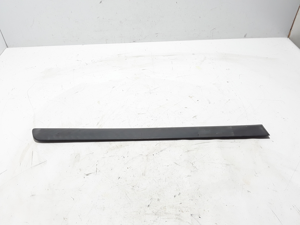 VOLVO S60 1 generation (2000-2009) Right Side Sliding Door Molding 8650022 21007457