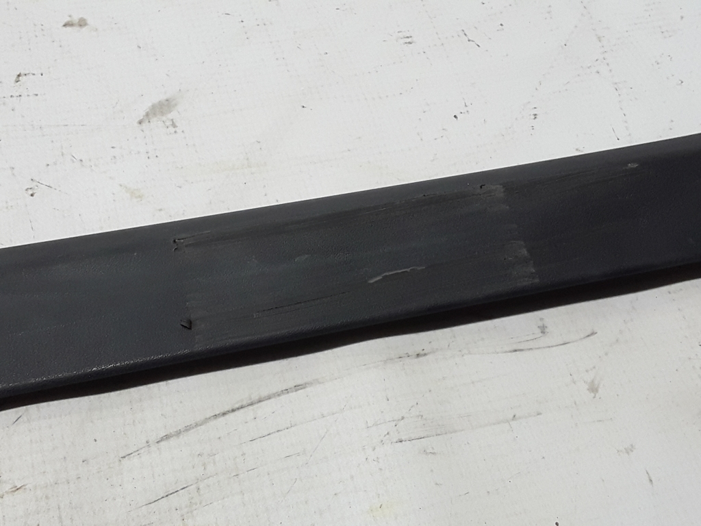 VOLVO S60 1 generation (2000-2009) Right Side Sliding Door Molding 8650022 21007457