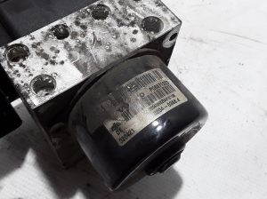 VOLVO S60 I (2000–2009) ABS unit 8671223 - 2