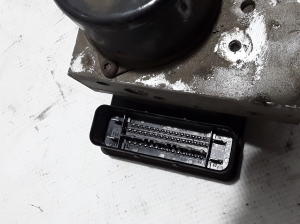 VOLVO S60 I (2000–2009) ABS unit 8671223 - 3