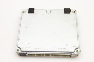 LEXUS IS (1999–2005) Engine control unit 8966153040 - 3