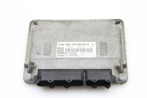 Calculateur moteur - 03D906023N