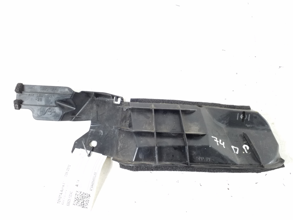 TOYOTA Auris 1 generation (2006-2012) Citas motora nodalījuma detaļas 53825-12040 21606655