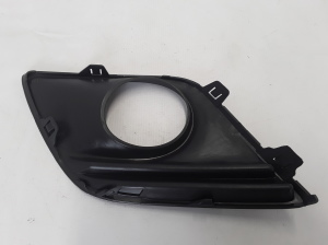  Front bumper fog lamp cover 