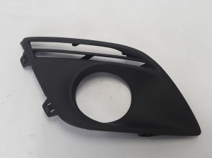  Front bumper fog lamp cover 