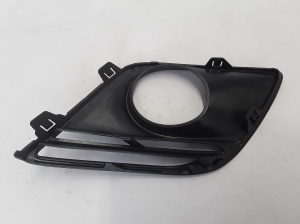  Front bumper fog lamp cover 