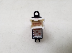 Subaru Outback (2009–2014) Rear side door window switch - 2