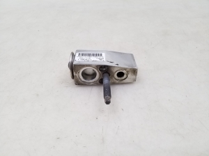 Opel Astra J (2009–2017) Konditsioneeri vooliku ventiil 70180683 - 3