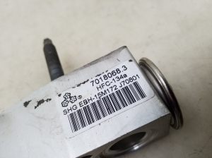 Opel Astra J (2009–2017) Konditsioneeri vooliku ventiil 70180683 - 5