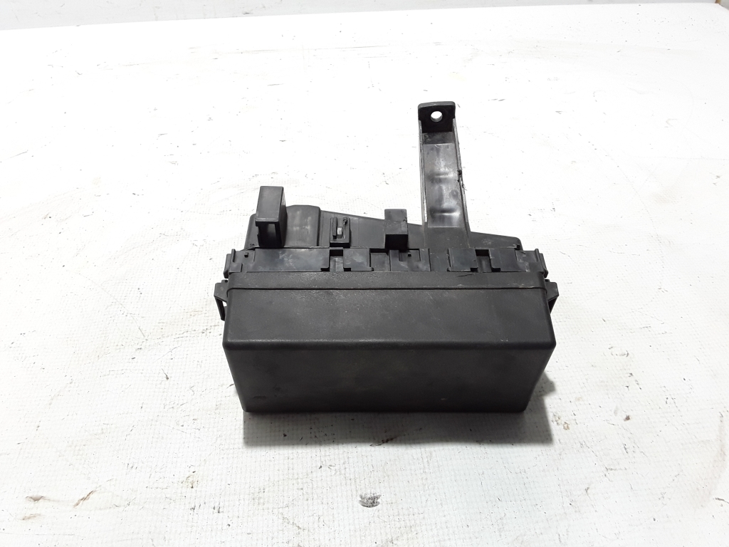 NISSAN Pathfinder R51 (2004-2014) Fuse Box Holder 63564624 21008351