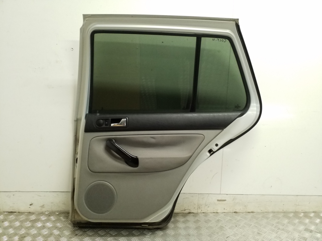 VOLKSWAGEN Golf 4 generation (1997-2006) Right Side Sliding Door 21607354