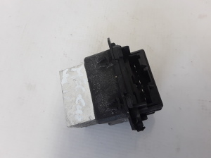 RENAULT Megane III (2008–2016) Jahutusventilaatori relee T1017845R - 4