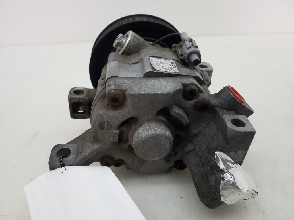Used TOYOTA Aygo Air conditioner compressor 883100H020