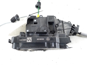 Mercedes Benz C-Class 205 (2014–2021) Esiukse lukk A0997206801 - 2