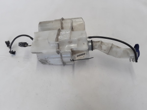 Front washer fluid reservoir - 9178881
