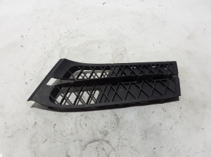   Front bumper lower grille 