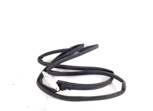   Rear side door sealing rubber 