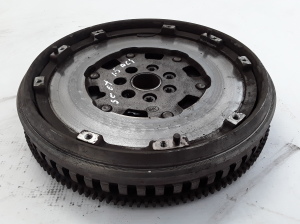  Clutch flywheel 