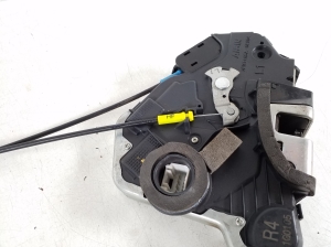 TOYOTA Auris E15 (2006–2012) Esiukse lukk 69040-02240 - 2