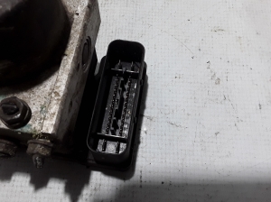 Volkswagen Caddy III (2004–2015) ABS unit 2K0614117B - 2