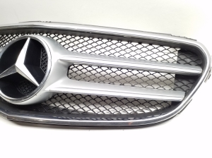  Front grille 