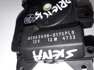 TOYOTA Sienna (2010–2021) Stellmotor Heizungsklappe AE0638000172 - 2